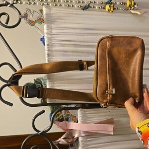 Retro distressed looking faux leather belt bag